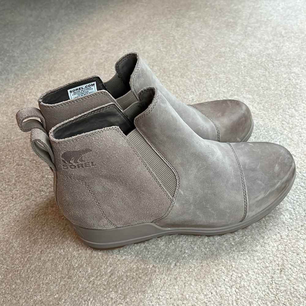 Sorel women’s booties size 9.5